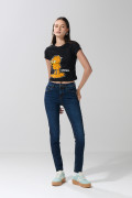 Camiseta en rib negra manga corta con arte de Garfield