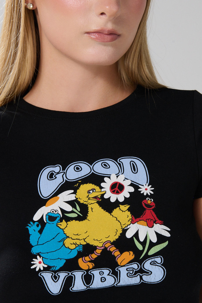 Camiseta en rib negra manga corta de Plaza Sésamo
