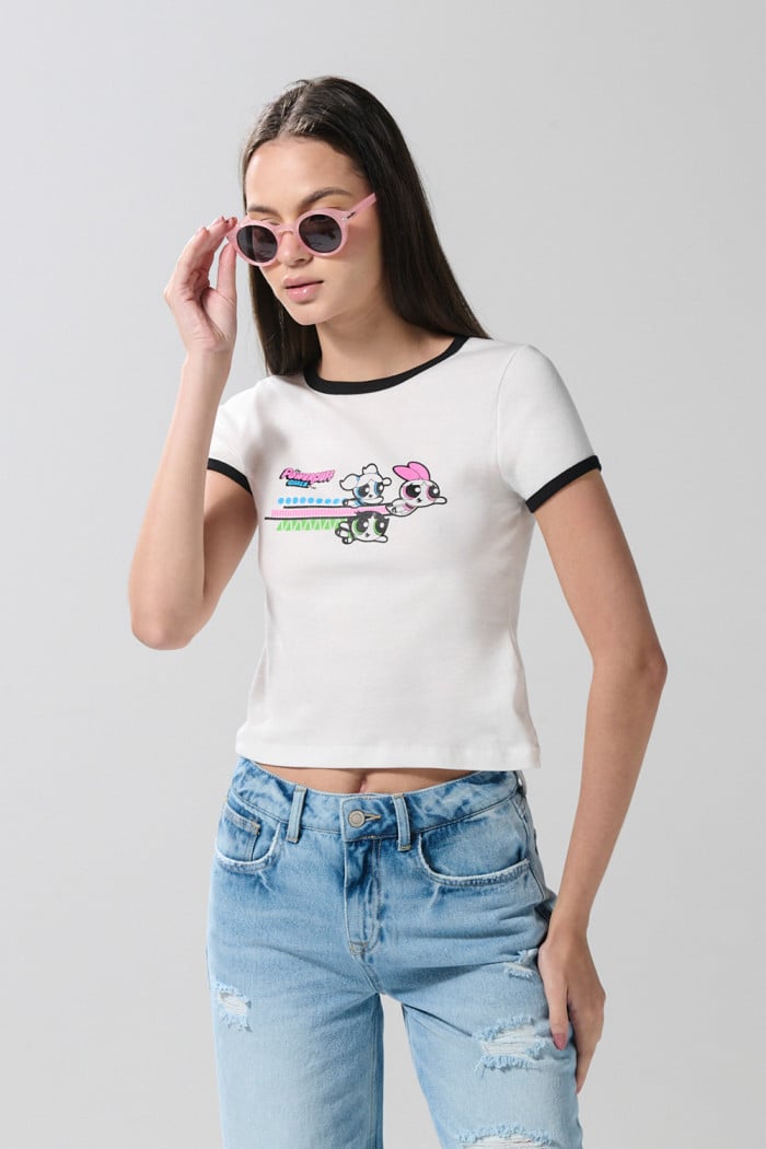 Camiseta manga corta crema con arte de Chicas Superpoderosas