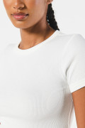 Camiseta con texturas de canal unicolor y manga corta