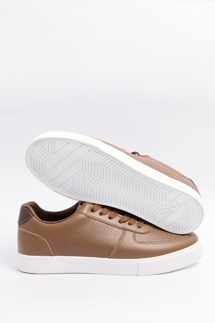 Tenis unicolores casuales con suelas planas blancas