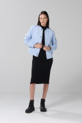 Chaqueta cazadora crop top azul con cuello nerú