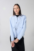 Chaqueta cazadora crop top azul con cuello nerú