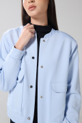 Chaqueta cazadora crop top azul con cuello nerú