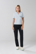 Camiseta azul college con cuello camisero y manga corta