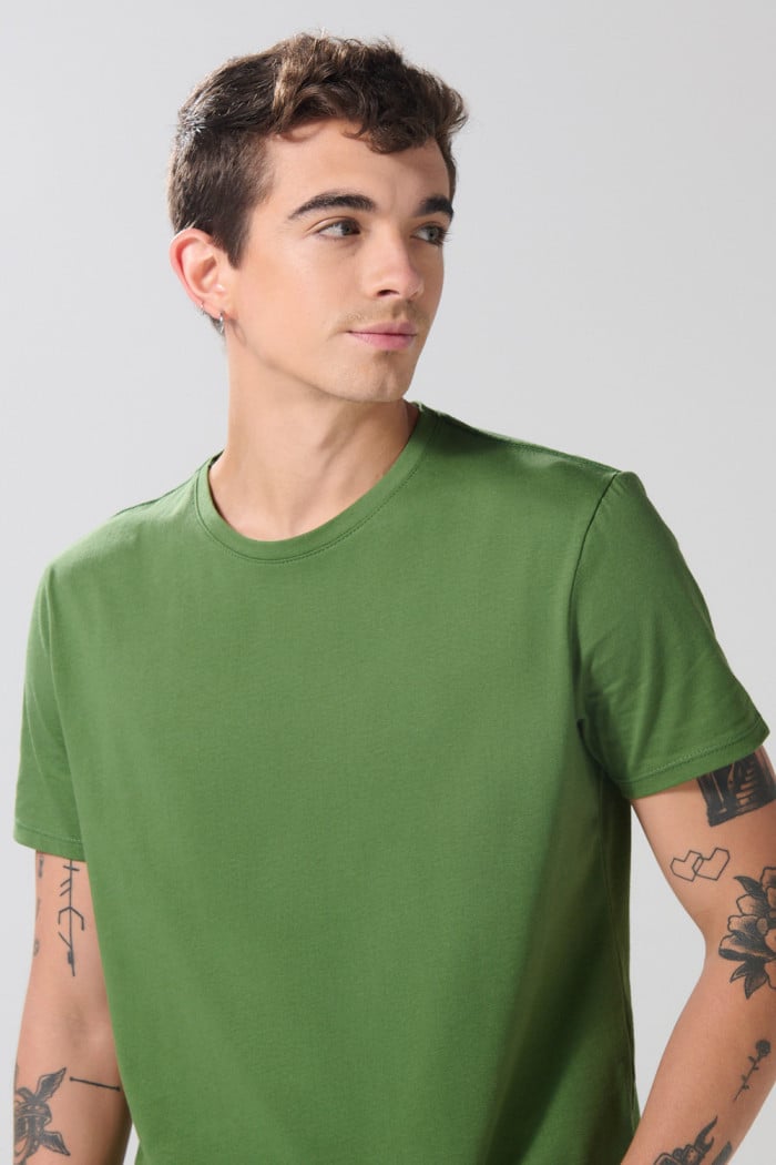 Camiseta verde oscura en algodón con cuello redondo