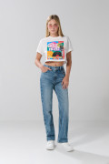 Camiseta crema clara crop top con arte de Coca-Cola