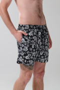 Bermuda playera negra con estampados y tiro bajo