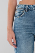 Jean 90´S azul claro tiro alto con bolsillos y bota recta