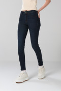 Jean azul intenso push up con realce posterior y tiro alto