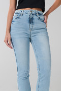 Jean jegging azul ajustado con bolsillos y tiro súper alto