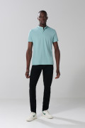 Camiseta polo cuello nerú unicolor con manga corta