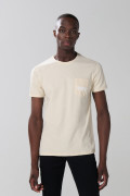 Camiseta con bolsillo, diseño college y manga corta kaki