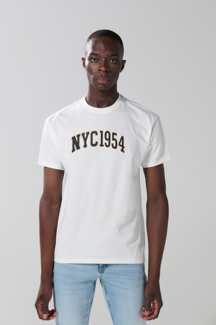 Camiseta crema clara en algodón manga corta college
