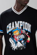 Camiseta cuello V negra con estampado de Garfield