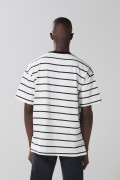 Camiseta oversize crema a rayas manga corta con texto