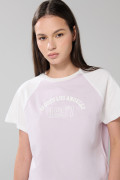 Camiseta college lila clara con manga ranglan corta
