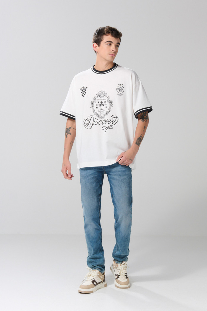Camiseta oversize crema clara estampada con manga corta