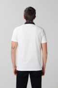 Camiseta polo crema clara con diseño de Snoopy