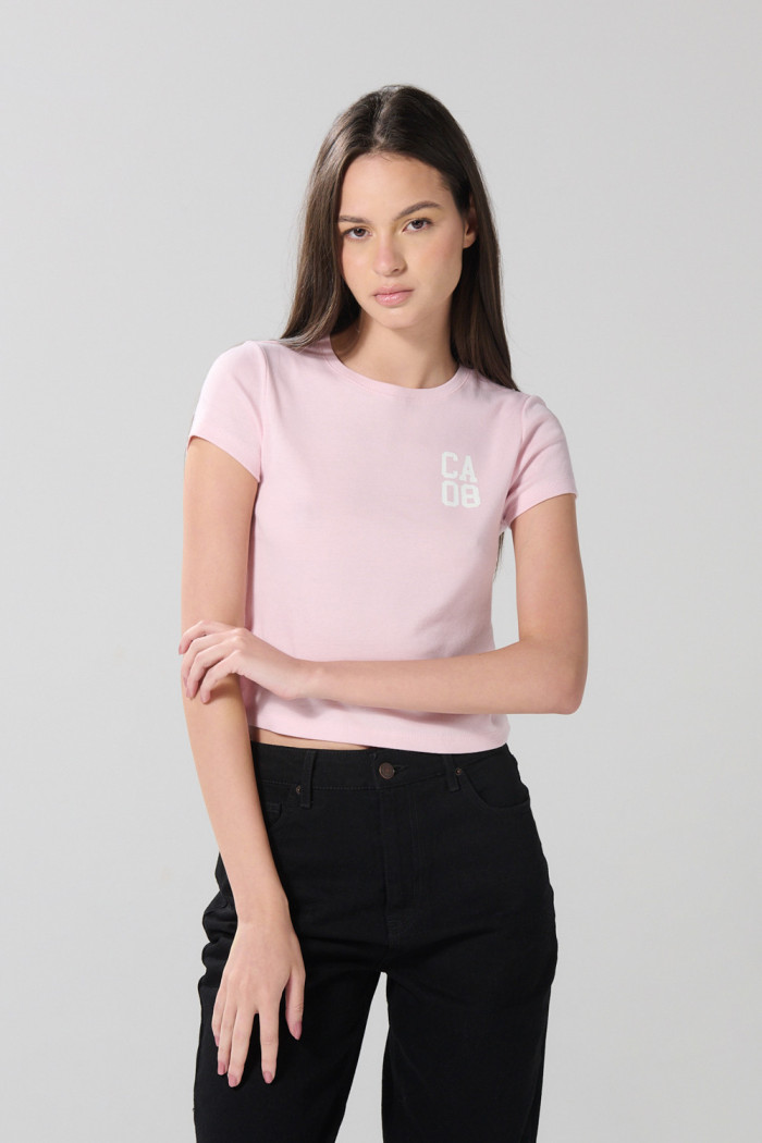 Camiseta rosada college manga corta con texturas