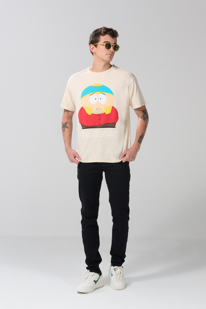 Camiseta kaki clara de South Park con cuello redondo
