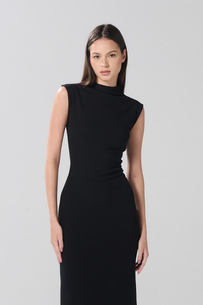Vestido largo unicolor ajustado en rib con manga sisa
