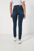 Jean jegging ceñido azul oscuro con bolsillos y tiro alto