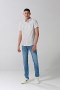 Camisa unicolor a rayas manga corta con botones