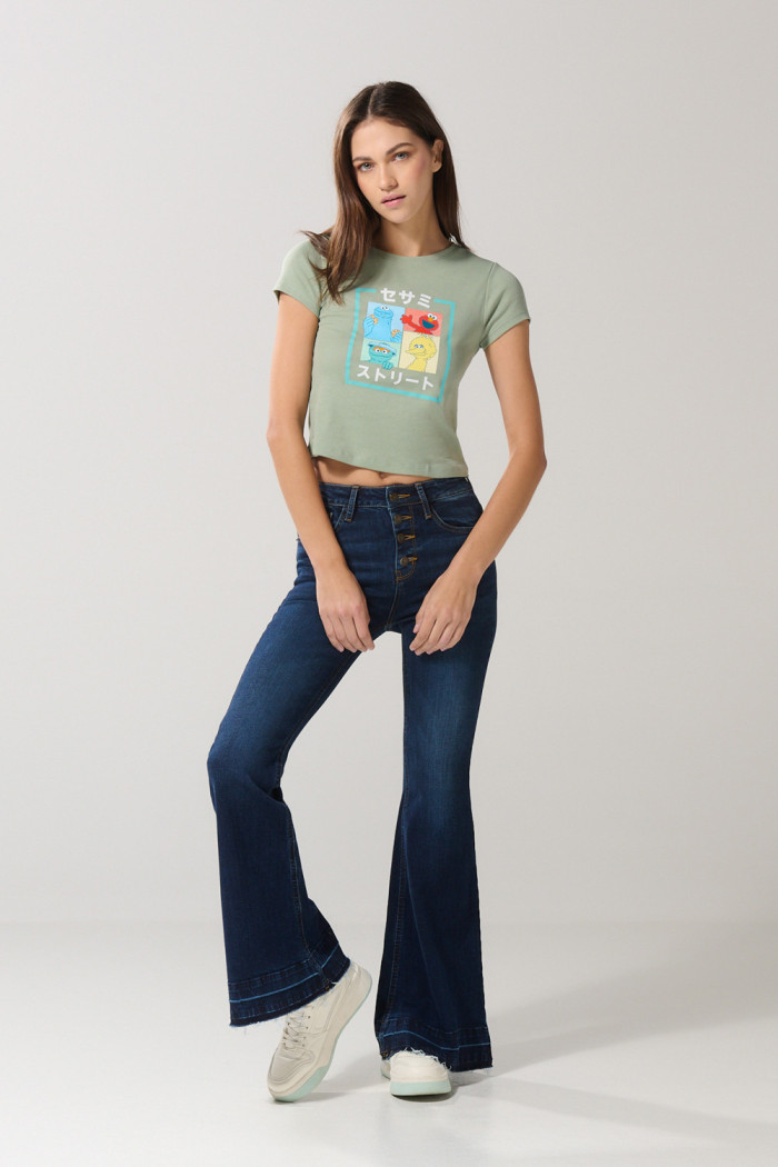 Camiseta de Plaza Sésamo en rib verde con cuello redondo