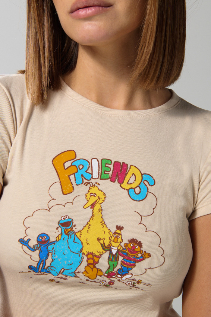 Camiseta en rib de Plaza Sésamo kaki manga corta
