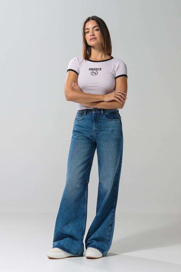 Camiseta college lila clara manga corta con contrastes