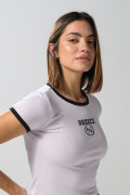 Camiseta college lila clara manga corta con contrastes