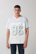 Camiseta cuello V oversize crema clara con arte college