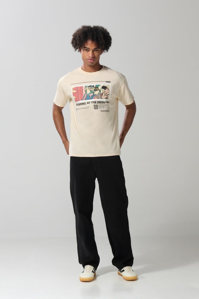 Camiseta kaki manga corta con diseño artístico de Cambridge

