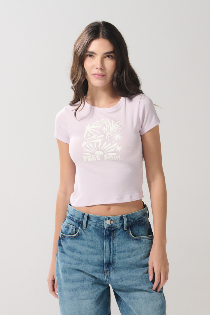 Camiseta en rib unicolor manga corta con diseño de playa