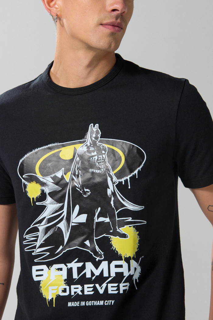 Camiseta manga corta negra con estampado de Batman