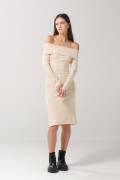 Vestido largo unicolor ajustado con escote bandeja