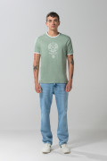 Camiseta college verde clara con manga corta y contrastes