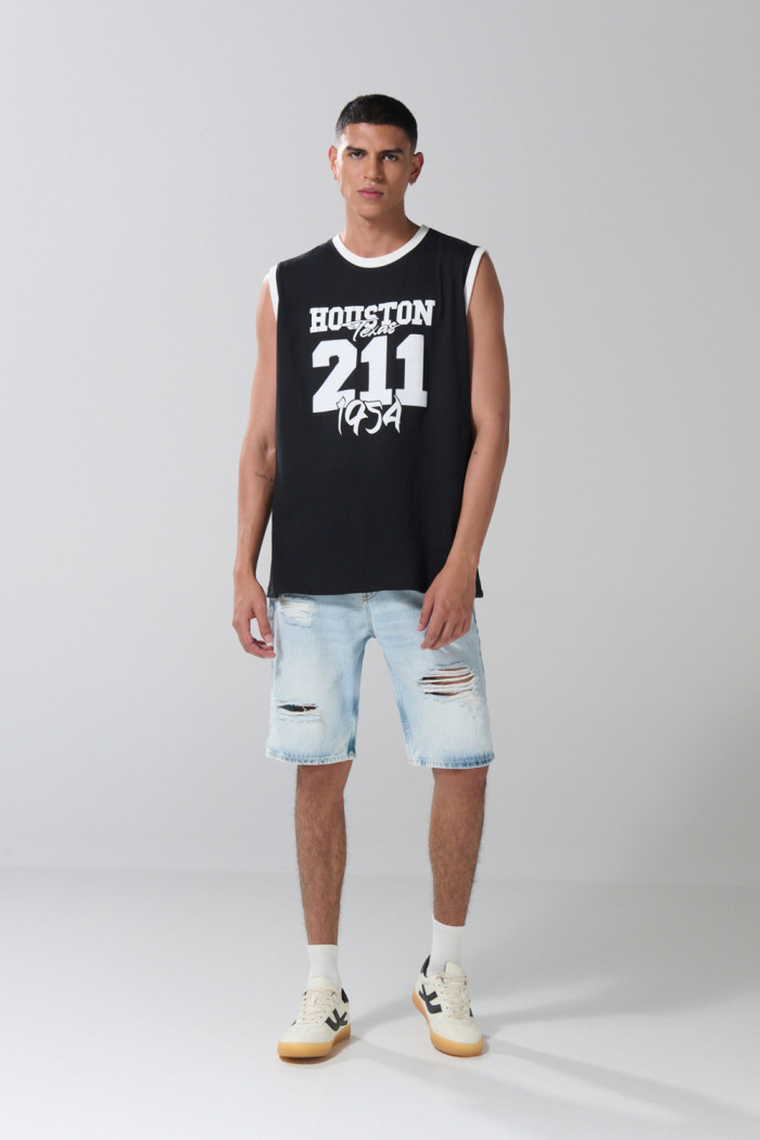Camiseta manga sisa negra oversize con arte college