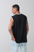 Camiseta manga sisa negra oversize con arte college