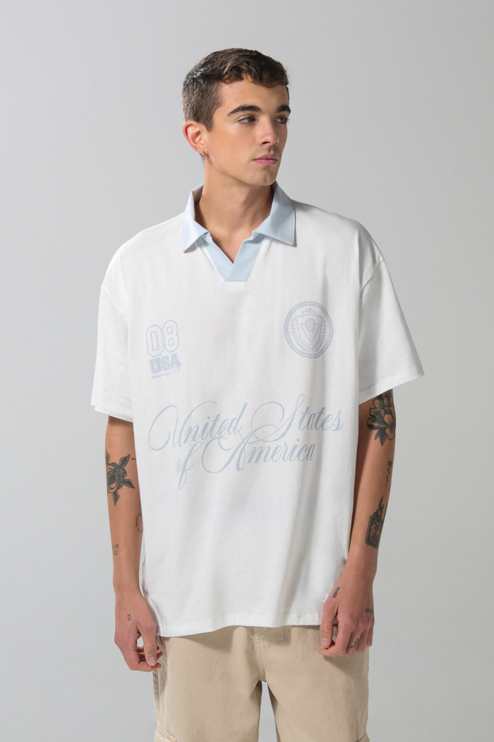 Camiseta oversize polo crema clara con diseño college
