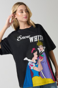 Camiseta oversize negra manga corta de Blanca Nieves