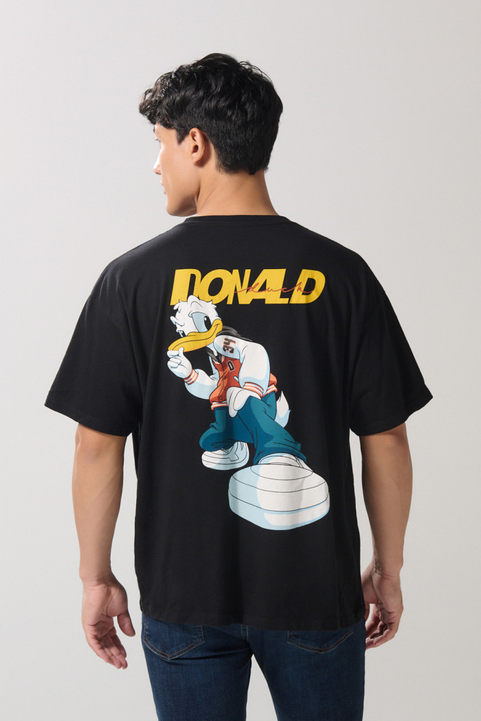 Camiseta negra oversize de Donald con manga corta