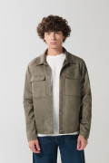 Chaqueta verde cazadora con cuello trucker y bolsillos