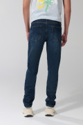 Jean slim azul oscuro con 5 bolsillos y tiro bajo