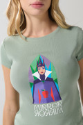 Camiseta en rib verde clara manga corta de la Reina Malvada
