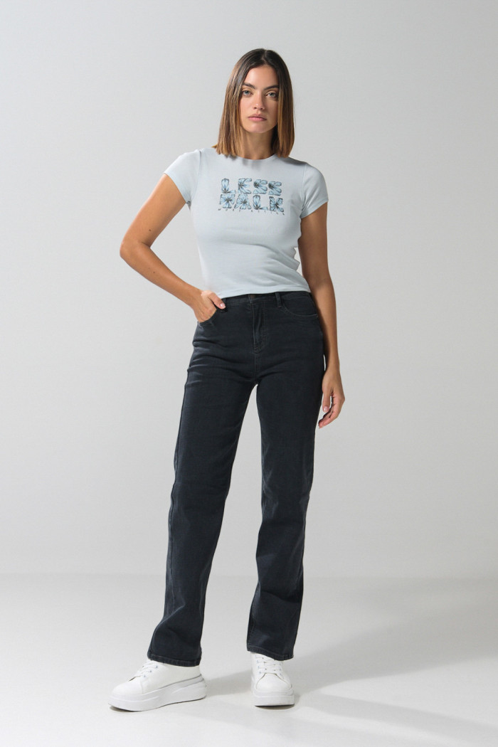 Camiseta unicolor manga corta con texto en frente