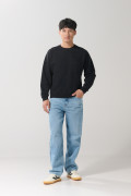 Buzo unicolor cuello redondo oversize con bolsillo