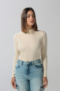 Camiseta manga larga kaki con cuello alto