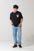 Jean azul claro tipo baggy con bota ancha y cintura baja